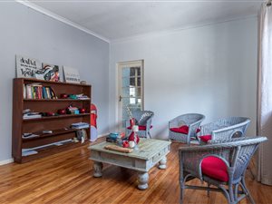 2 Bed Apartment in Rosebank