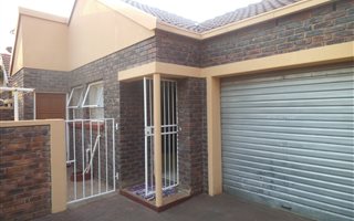 2 Bedroom House in Chroom Park