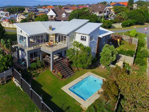 4 Bed House in Nahoon Beach