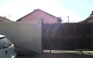 2 Bedroom House in Ebony Park