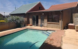 3 Bedroom House in Toekomsrus