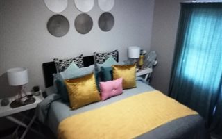1 Bedroom Apartment in Rooihuiskraal North