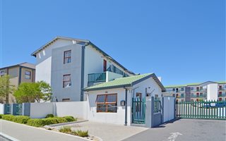 2 Bedroom Apartment in Parklands