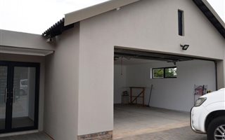 3 Bedroom House in Kameeldrift