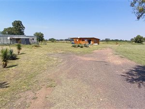 2.1 ha Land available in Nanescol
