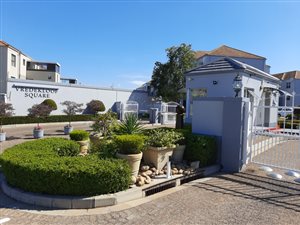 2 Bed Apartment in Vredekloof East
