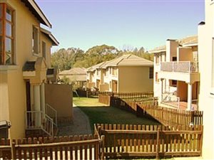 3 Bed Apartment in Paulshof