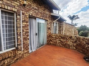 2 Bed Apartment in Zwartkop