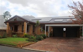 4 Bedroom House in Die Boord