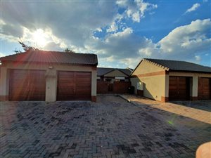 2 Bed House in Rietvlei Heights Country Estate