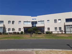 2 Bed Apartment in Melkbosstrand