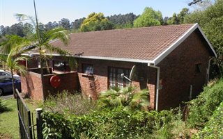 3 Bedroom Simplex in Montrose