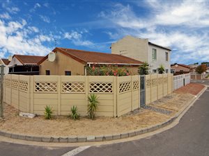 3 Bed House in Woodlands