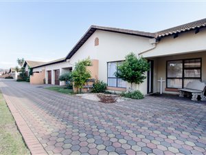 3 Bed House in Diaz Beach