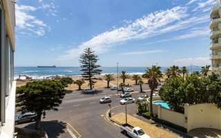 2 Bedroom Apartment in Sea Point