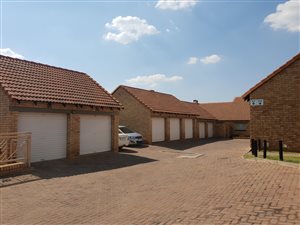 2 Bed House in Mooikloof Ridge