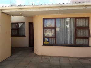 2 Bedroom Townhouse in Quigney