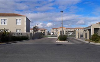 2 Bedroom Apartment in Melkbosstrand