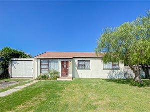 3 Bed House in Bothasig