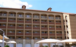 2 Bedroom Townhouse in Die Hoewes