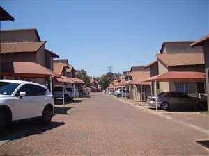 4 Bed Cluster in Mondeor