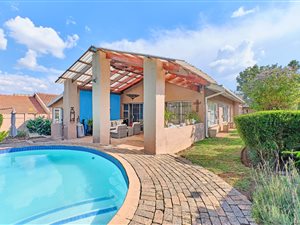 3 Bed House in East Town