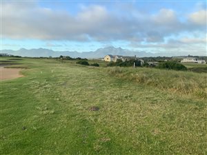 900 m² Land available in Oubaai Golf Estate