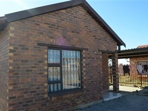 3 Bed House in Mandela View