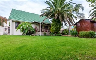 4 Bedroom House in Denneoord