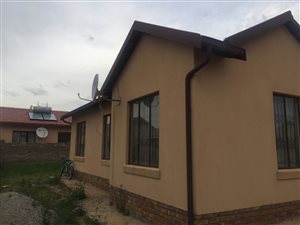 3 Bedroom House in Olievenhoutbosch