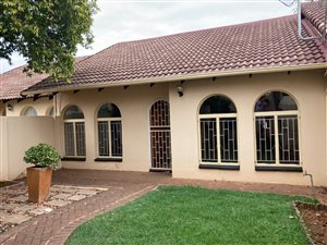 2 Bed Townhouse in Heuwelsig