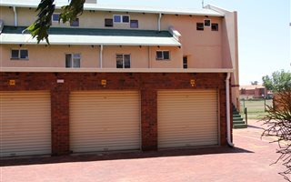 3 Bedroom Townhouse in Elarduspark