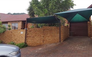 3 Bedroom Apartment in Safarituine