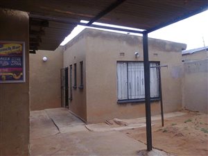 2 Bed House in Mohlakeng