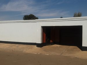 2 Bed House in Phiri