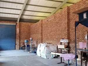 220 m² Commercial space in Monavoni