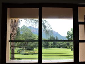 2 Bed Apartment in Hartbeespoort Dam