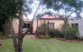 2 ha Farm in Hartzenbergfontein