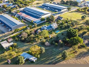 8 ha Farm in Rietfontein