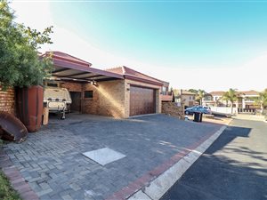 3 Bed House in Van Riebeeck Park