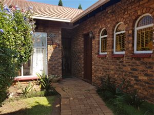3 Bedroom Cluster in Beyers Park