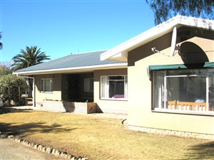 4 Bed House in Victoria West