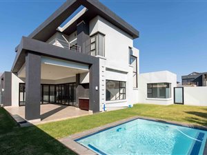 4 Bed House in Ebotse Estate