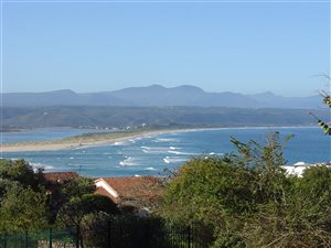 3 Bed Apartment in Signal Hill