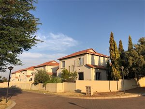 2 Bed Duplex in Roodepoort Central
