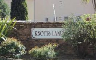 1 Bedroom Townhouse in Glen Marais