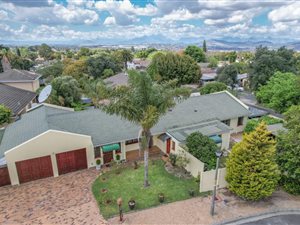 5 Bed House in Stellenridge