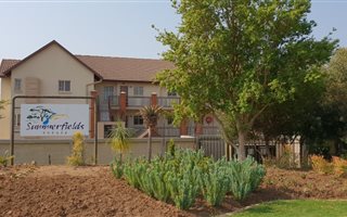 2 Bedroom Flat in Kosmosdal