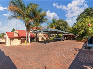 350 m² Commercial space in Dowerglen