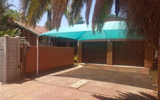 3 Bedroom House in Flora Park